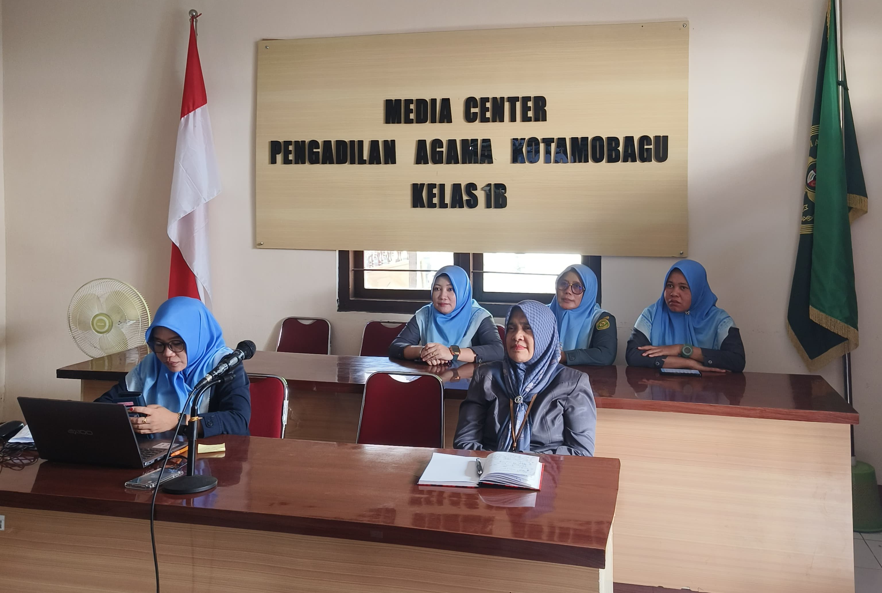 pembinaan kepegawaian07261