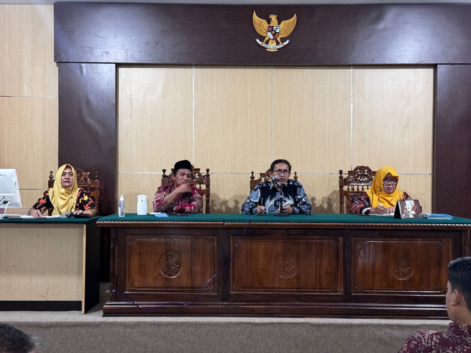 rapat1